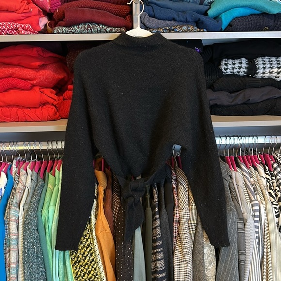 Wilfred black long sleeve turtleneck tie back sweater size XS - Picture 3 of 3